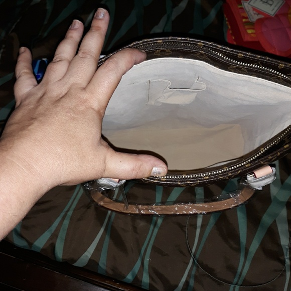 Purse - Picture 3 of 3